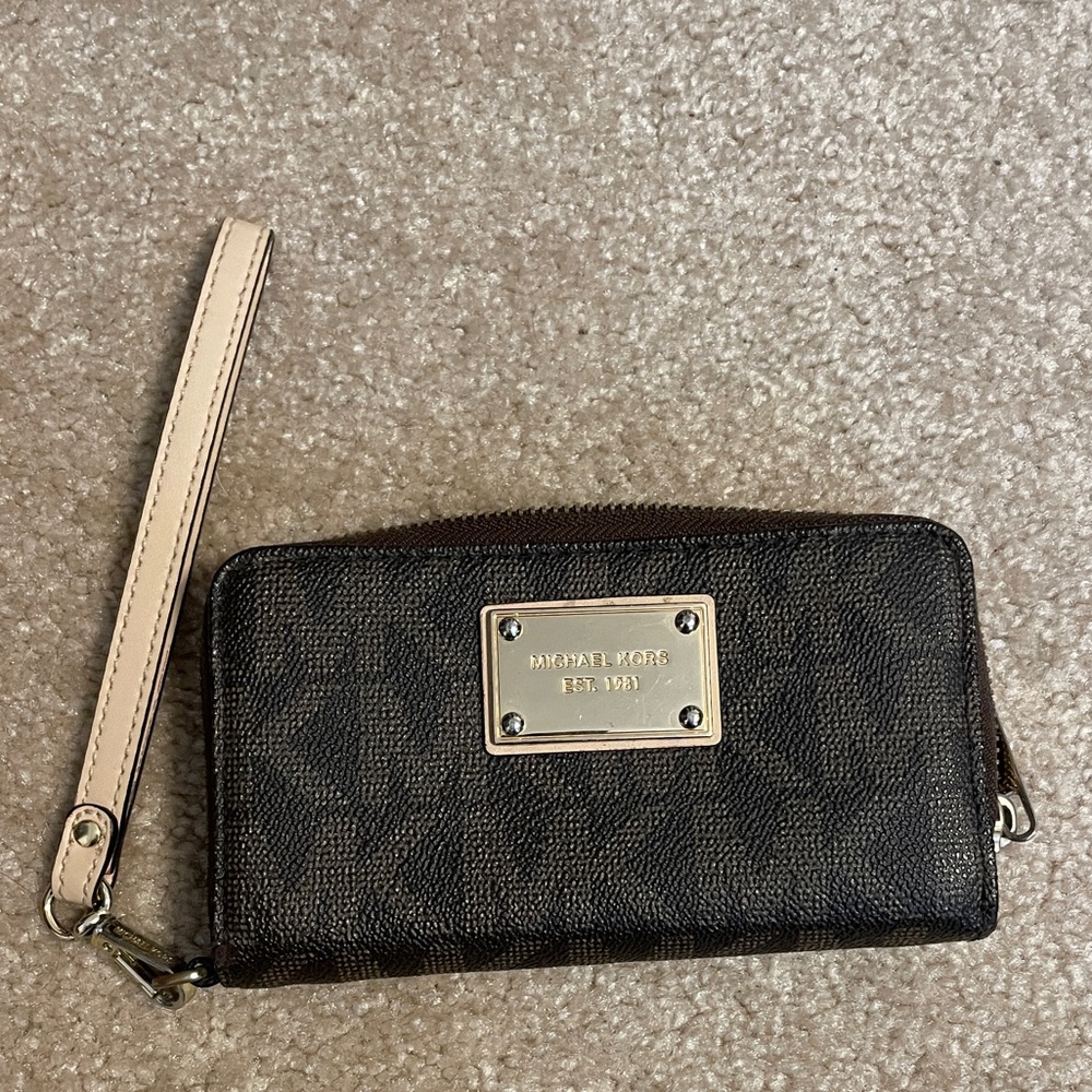 Michael Kors Wristlet Wallet